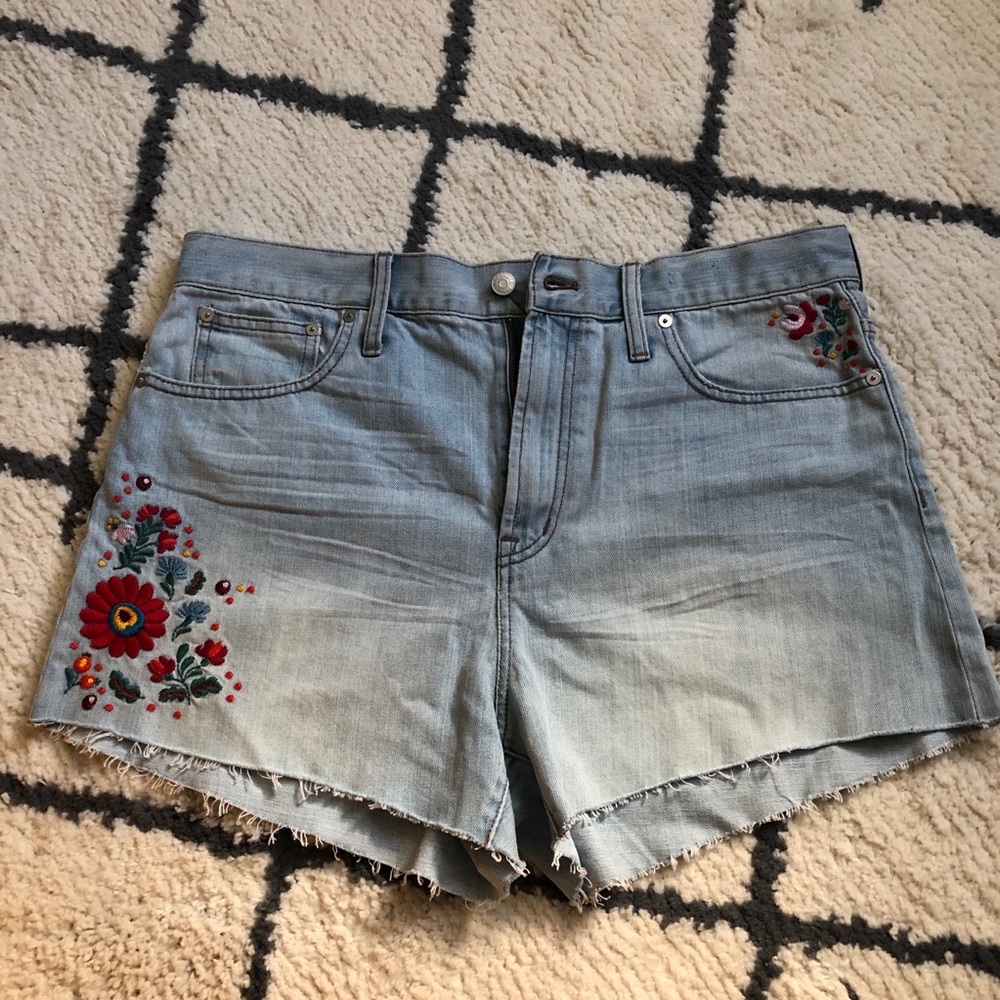 Madewell size 31 embroidered perfect jean shorts